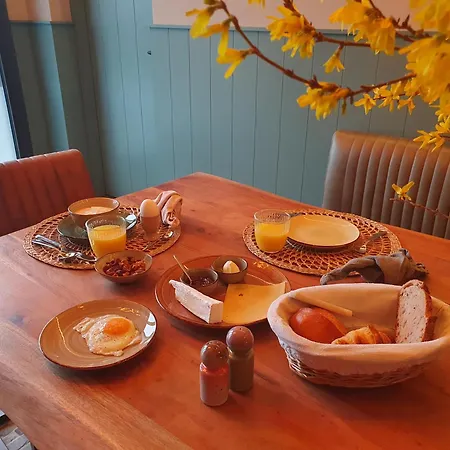 Frühstückspension De Nieuwenhof 'de Tuinkamer' *